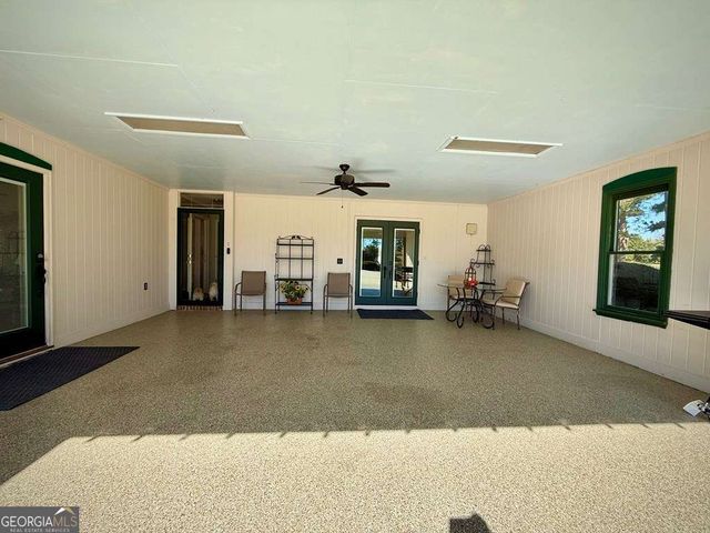 393 Douglas Highway, Hazlehurst, GA 31539