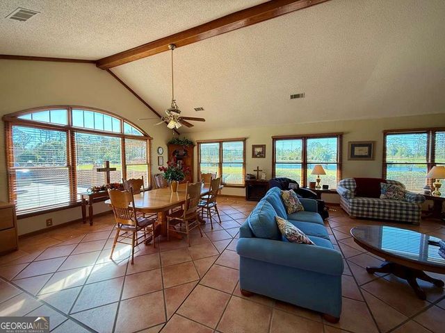 393 Douglas Highway, Hazlehurst, GA 31539