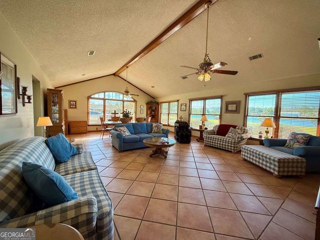 393 Douglas Highway, Hazlehurst, GA 31539