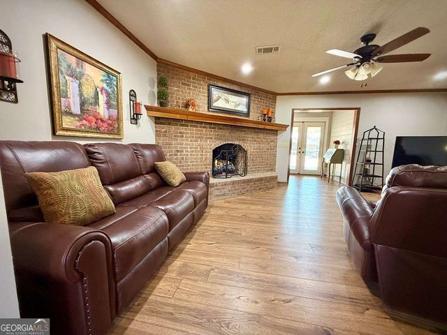 393 Douglas Highway, Hazlehurst, GA 31539