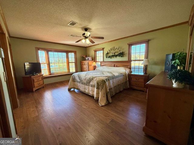 393 Douglas Highway, Hazlehurst, GA 31539