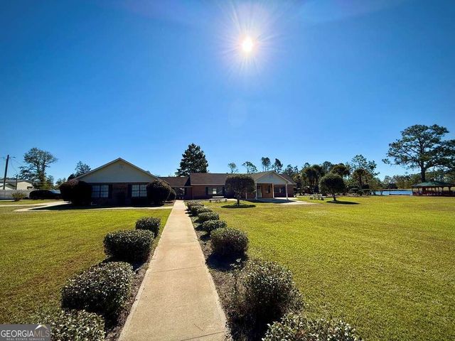 393 Douglas Highway, Hazlehurst, GA 31539