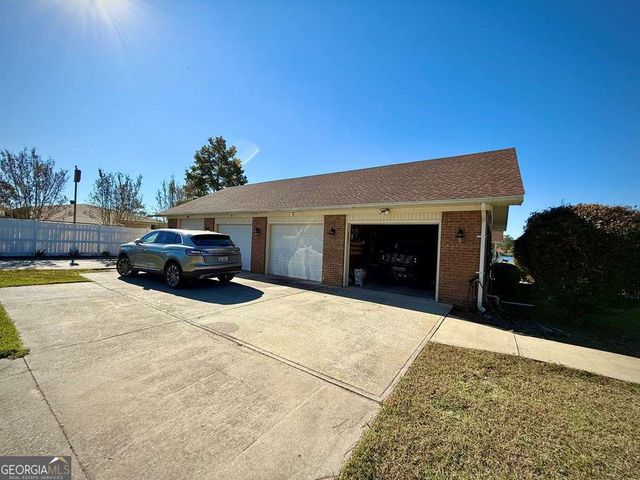 393 Douglas Highway, Hazlehurst, GA 31539