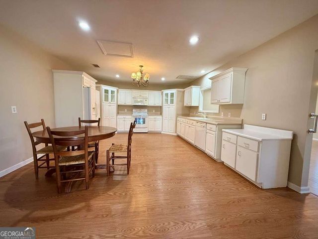 393 Douglas Highway, Hazlehurst, GA 31539