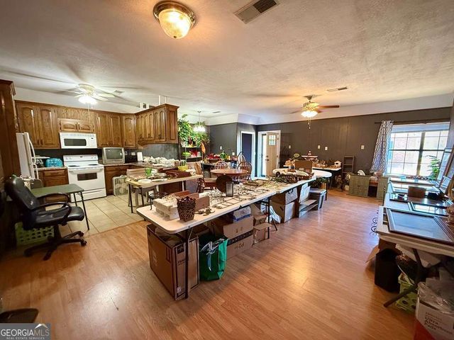 393 Douglas Highway, Hazlehurst, GA 31539