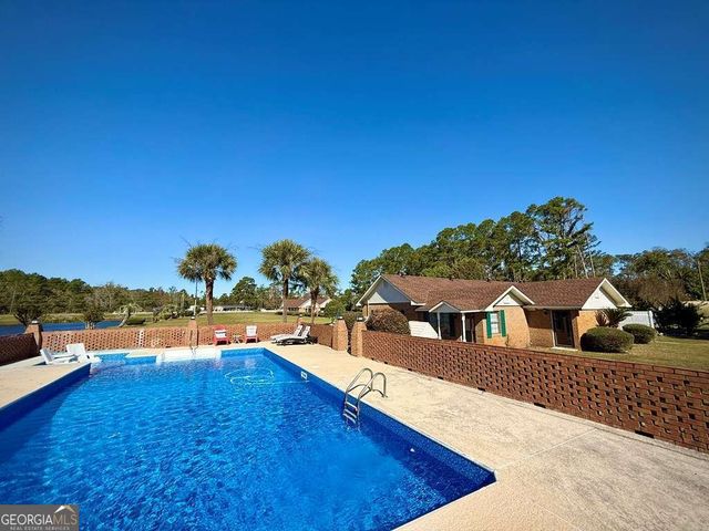 393 Douglas Highway, Hazlehurst, GA 31539