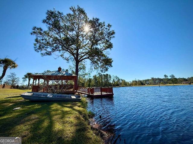 393 Douglas Highway, Hazlehurst, GA 31539