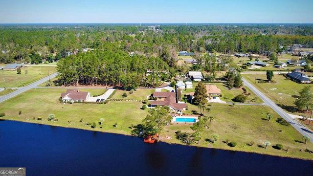 393 Douglas Highway, Hazlehurst, GA 31539