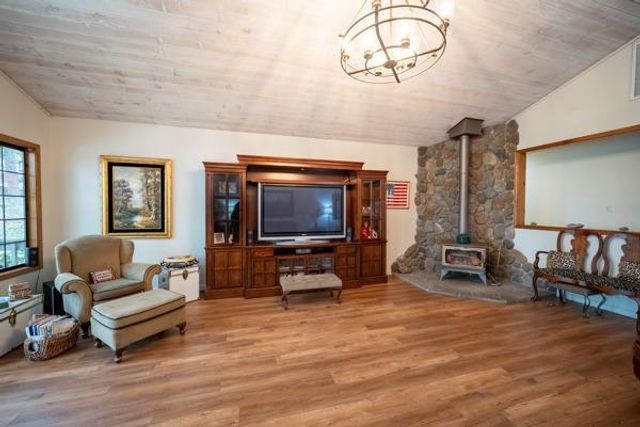 625 Larkspur Ct, Murphys, CA 95247