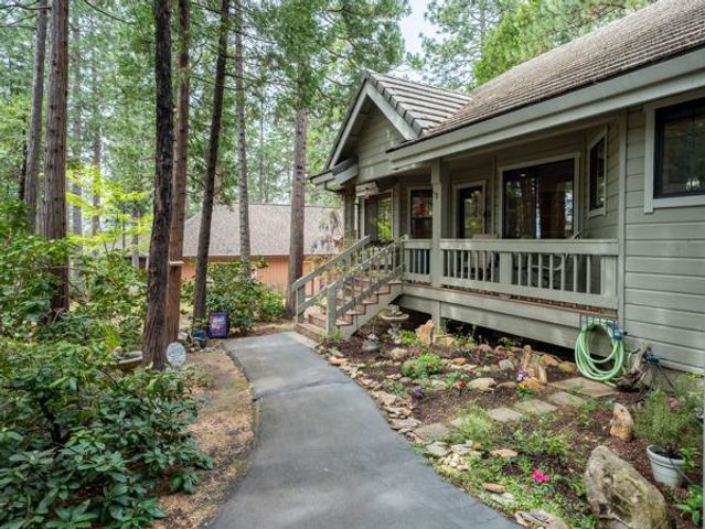 625 Larkspur Ct, Murphys, CA 95247