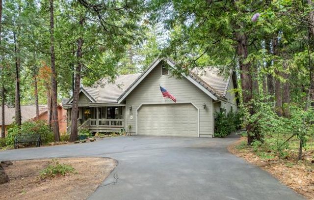 625 Larkspur Ct, Murphys, CA 95247