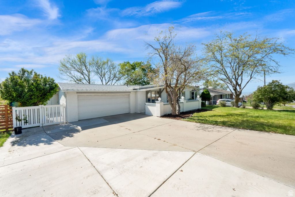 Image 1 of property listing at 3558 S 50 W, Bountiful, UT 84010