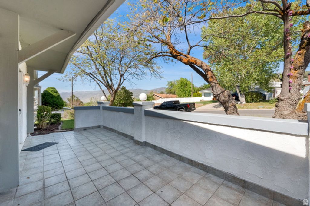 Image 2 of property listing at 3558 S 50 W, Bountiful, UT 84010