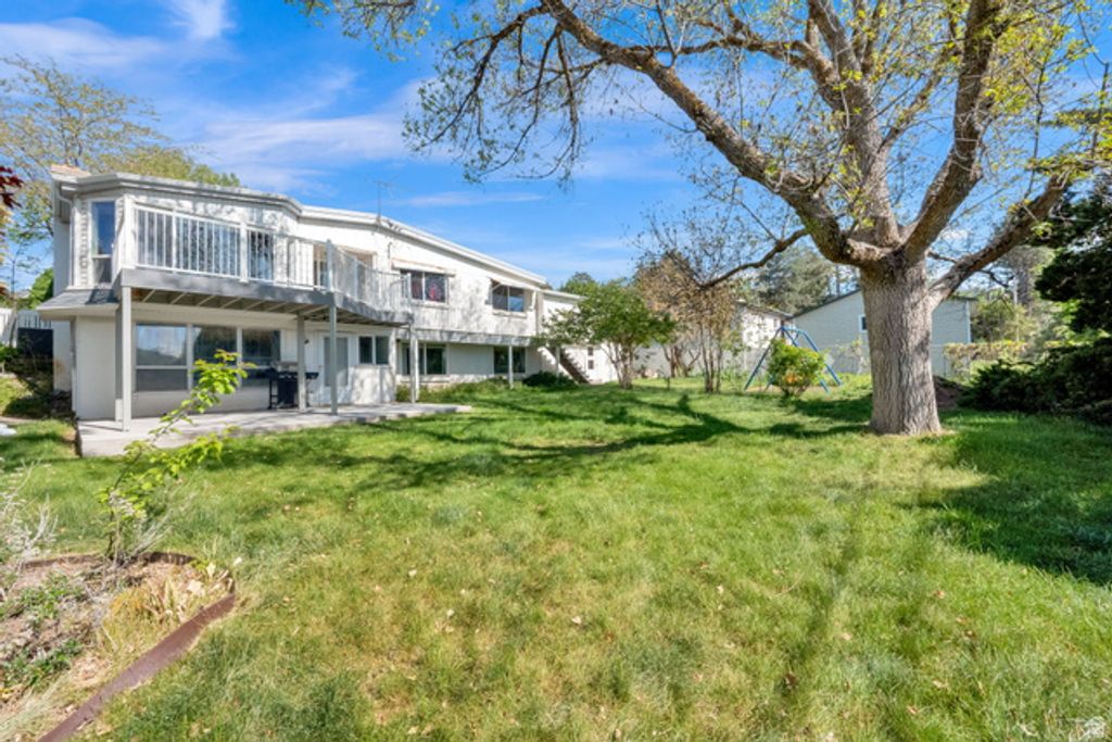 Image 4 of property listing at 3558 S 50 W, Bountiful, UT 84010