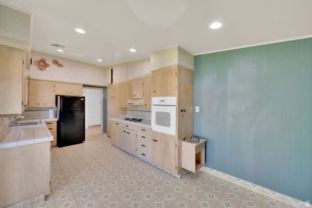Image 10 of property listing at 3558 S 50 W, Bountiful, UT 84010