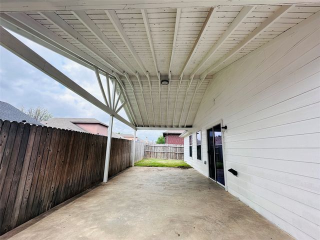 2013 Deniro Drive, Fort Worth, TX 76134