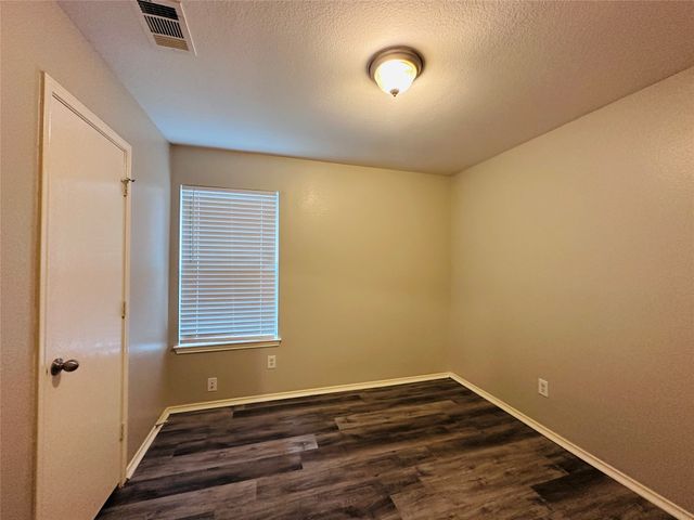 2013 Deniro Drive, Fort Worth, TX 76134