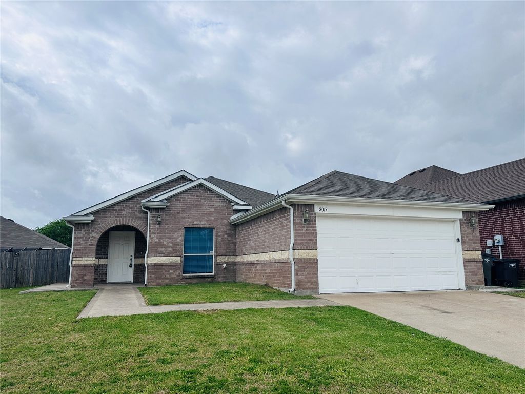 2013 Deniro Drive, Fort Worth, TX 76134