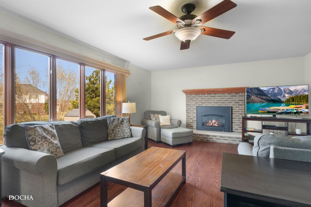 Image 13 of property listing at 17618 Dunn Road, Tinley Park, IL 60487