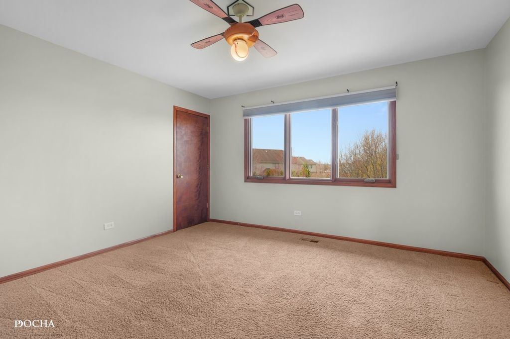 Image 20 of property listing at 17618 Dunn Road, Tinley Park, IL 60487
