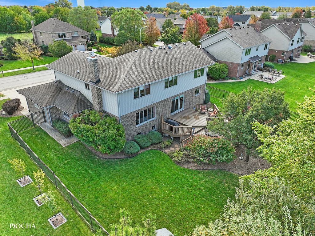 Image 4 of property listing at 17618 Dunn Road, Tinley Park, IL 60487