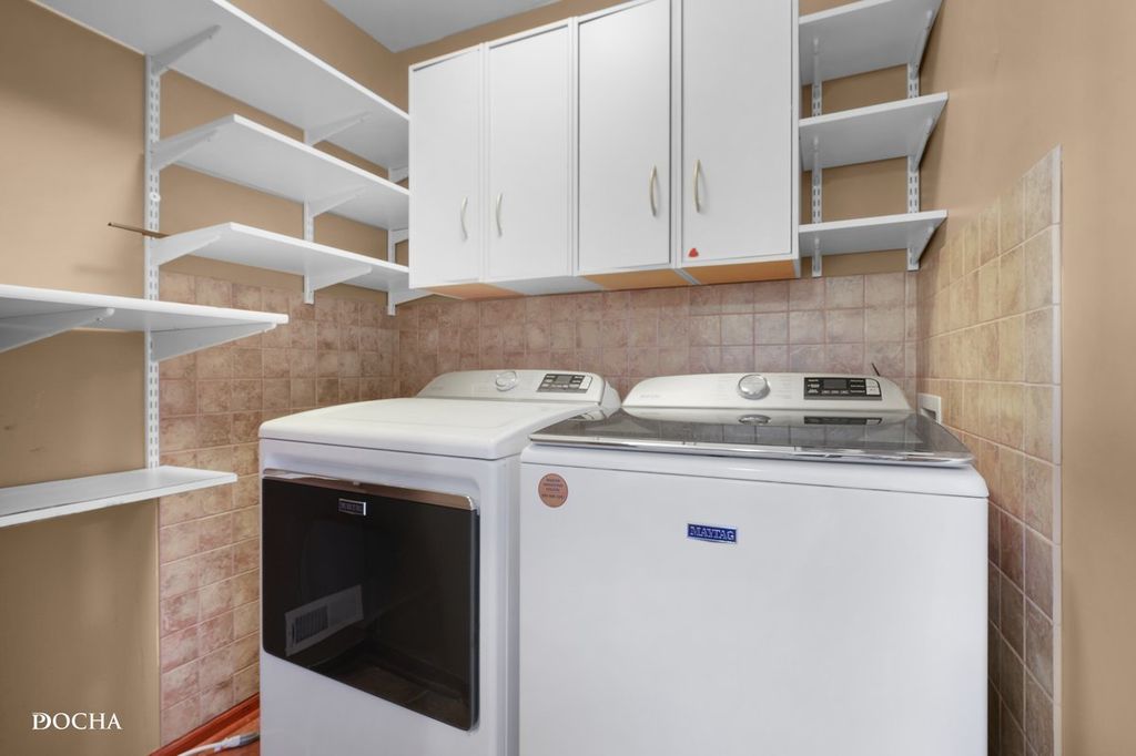 Image 32 of property listing at 17618 Dunn Road, Tinley Park, IL 60487