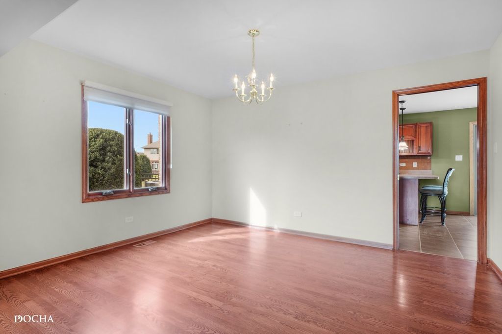 Image 9 of property listing at 17618 Dunn Road, Tinley Park, IL 60487