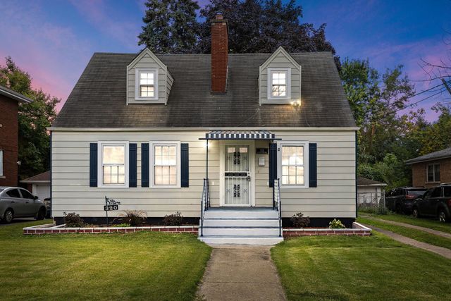 320 Streamside Drive, Harvey, IL 60426