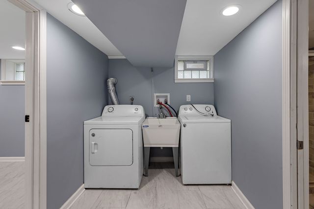 320 Streamside Drive, Harvey, IL 60426