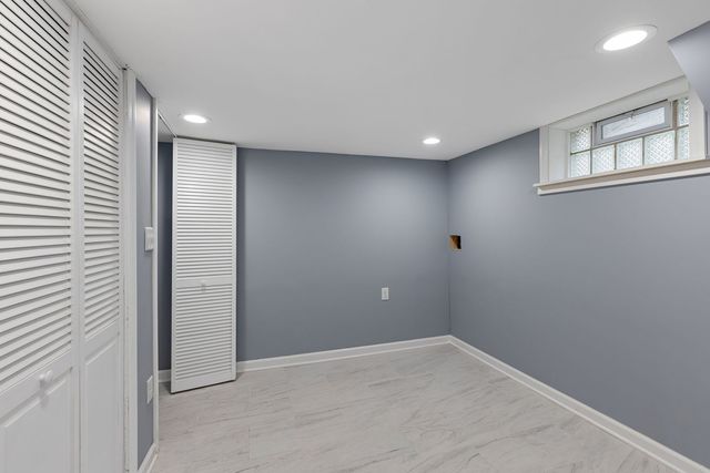 320 Streamside Drive, Harvey, IL 60426