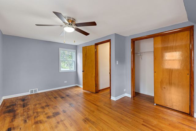 320 Streamside Drive, Harvey, IL 60426