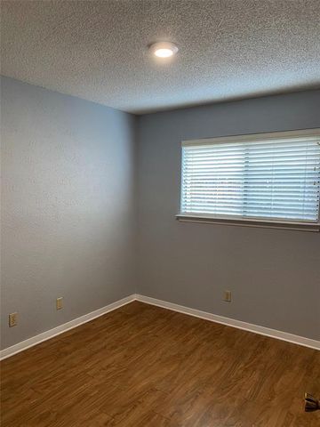 11905 Oak Knoll DR A, Austin, TX 78759