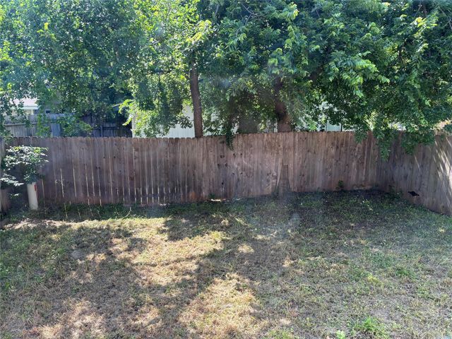 11905 Oak Knoll DR A, Austin, TX 78759