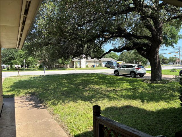 11905 Oak Knoll DR A, Austin, TX 78759