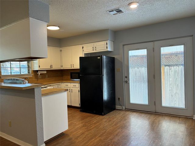 11905 Oak Knoll DR A, Austin, TX 78759