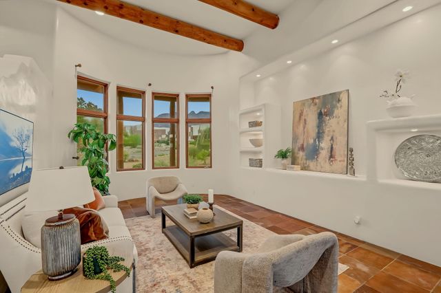 9800 Desert Mountain Road NE, Albuquerque, NM 87122