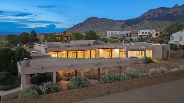 9800 Desert Mountain Road NE, Albuquerque, NM 87122