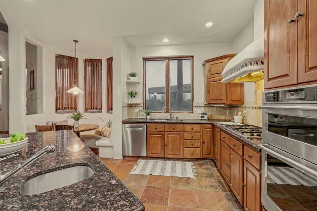 9800 Desert Mountain Road NE, Albuquerque, NM 87122