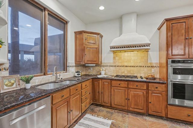 9800 Desert Mountain Road NE, Albuquerque, NM 87122