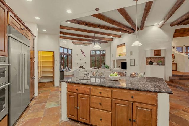 9800 Desert Mountain Road NE, Albuquerque, NM 87122
