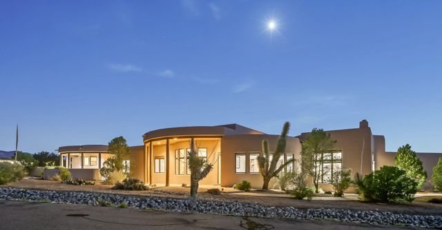 9800 Desert Mountain Road NE, Albuquerque, NM 87122