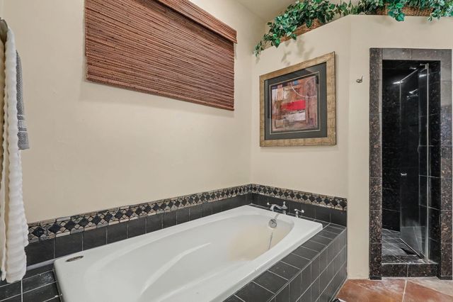 9800 Desert Mountain Road NE, Albuquerque, NM 87122