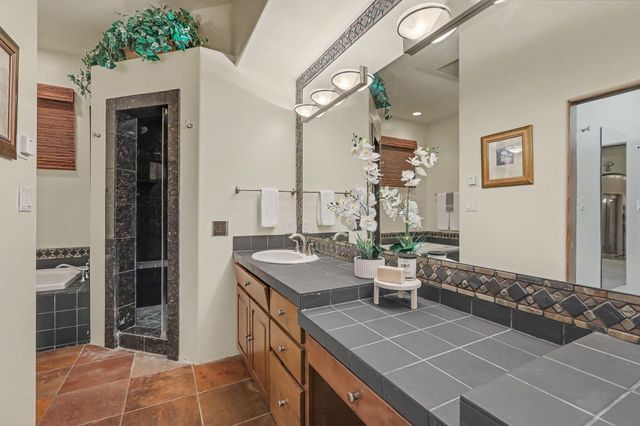 9800 Desert Mountain Road NE, Albuquerque, NM 87122