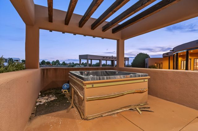 9800 Desert Mountain Road NE, Albuquerque, NM 87122