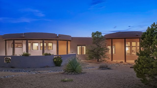 9800 Desert Mountain Road NE, Albuquerque, NM 87122