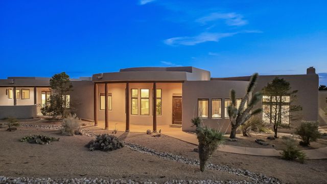 9800 Desert Mountain Road NE, Albuquerque, NM 87122
