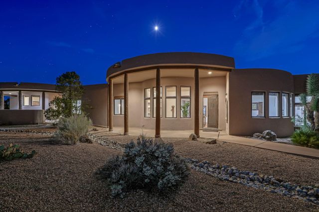 9800 Desert Mountain Road NE, Albuquerque, NM 87122
