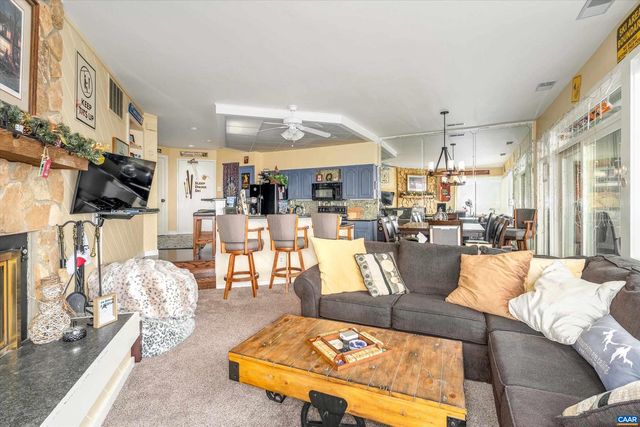 907 DIAMOND HILL CONDOS, Wintergreen Resort, VA 22967