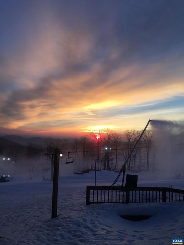 907 DIAMOND HILL CONDOS, Wintergreen Resort, VA 22967