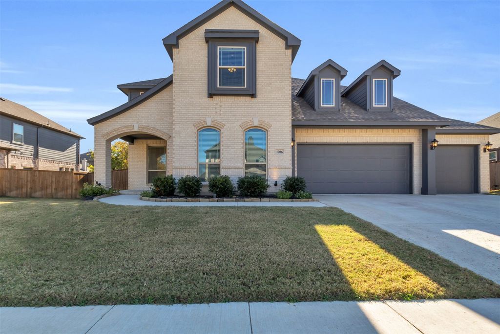 1006 Wrenwood Drive, Justin, TX 76247